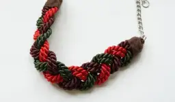 Jak zrobić wisiorek z żyłek - prosta metoda na piękne dodatki