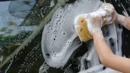 Czy można polerować szybę w samochodzie? Sprawdź skuteczność i ryzyko