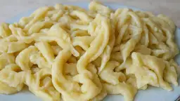 Jak zrobić kluski kładzione? Prosty przepis i sekretne triki