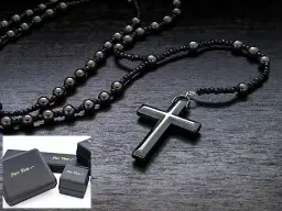 Wisiorek jak różaniec – piękno biżuterii łączącej modlitwę i styl