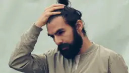 Jak zapuścić brodę? Kompletny poradnik krok po kroku