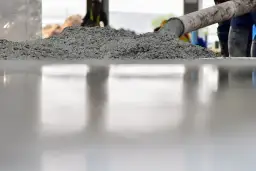 Co to jest zaprawa sucha? Poznaj jej właściwości i zastosowania w budownictwie