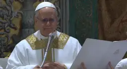 Kim jest osoba, która odprawia mszę świętą i jakie ma znaczenie?