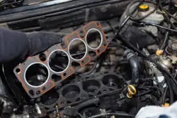 Jak wyczyścić blok silnika pod uszczelkę: 7 kluczowych kroków