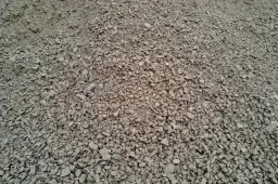 Jaki żwir na podjazd? Wybierz odpowiednie kruszywo dla trwałości