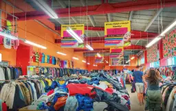 Ciuchy Kraków: Unikalne Sklepy z Odzieżą Używaną i Niskie Ceny