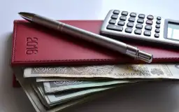 Jak założyć lokatę w banku – prosty przewodnik krok po kroku dla początkujących