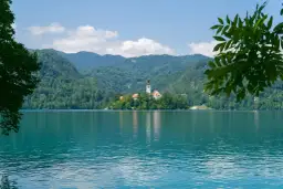 Najlepsze atrakcje w Skorochowie - odkryj uroki jeziora i natury