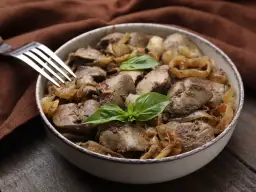 Co pasuje do smażonej wątróbki? Odkryj najlepsze dodatki i smaki