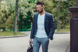 Jak ubierać się modnie mężczyźni - unikaj tych stylowych błędów