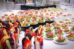 Milano: Guida ai Sapori tra Tradizione e Tendenze