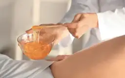 Depilacja bikini pastą cukrową: Czy boli? Prawda o bólu