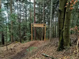 Gdzie mieszka Enduro Opa? Odkryj tajemnice jego lokalizacji