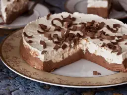 Prosty przepis na ciasto w tortownicy – uniknij błędów i zachwyć smakiem!