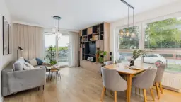 Białe meble, szara kanapa: Kolory ścian, które zachwycą salon