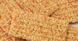 Czy pies może jeść sezamki - prawda o bezpieczeństwie tej przekąski