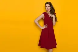 Czerwona sukienka na wesele: Faux pas czy elegancja? Poradnik