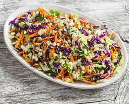 Jak zrobić sałatkę colesław, która zachwyci Twoich gości i smakiem