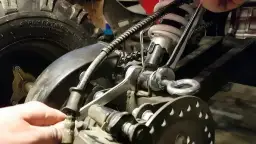 Jak zamontować napinacz do łańcucha quad i uniknąć problemów z naciągiem