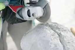 Rzeźba w kamieniu: tajniki sztuki i techniki, które musisz poznać