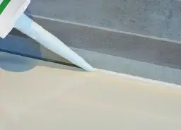 Czym spryskać silikon, aby uzyskać idealnie gładką powierzchnię?