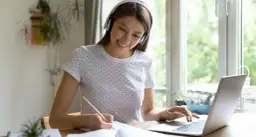 Jaki laptop edukacyjny wybrać, aby uniknąć rozczarowania?