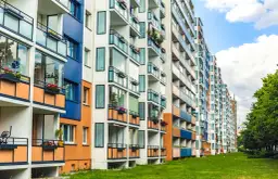 Kto nadzoruje spółdzielnie mieszkaniowe i jakie mają obowiązki?