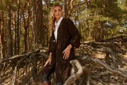 Jak się ubrać na wesele jako gość? Poradnik stylowego wyglądu