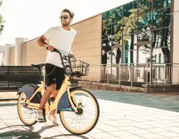 Najlepszy outfit na rower – jak zwiększyć komfort i bezpieczeństwo jazdy