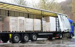 Ile metrów ma ciężarówka z naczepą? Oto zaskakujące przepisy!