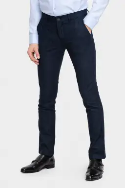 Spodnie chinosy – must have w męskiej szafie na wiosnę