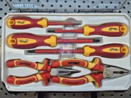 Zestaw narzędzi elektryka: Co musisz mieć? Od VDE po PV