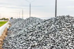 Jaki żwir do betonu? Wybierz dobrze i uniknij kosztownych błędów!