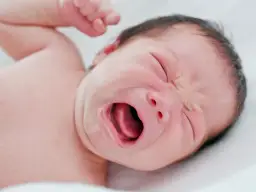 Zapalenie ucha u dziecka: Objawy, pierwsza pomoc i kiedy do lekarza?