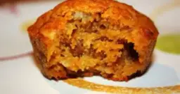 Dietetyczne muffinki marchewkowo-bananowe: przepis na zdrową przekąskę