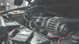 Jak sprawdzić regulator napięcia w alternatorze i uniknąć kosztownych napraw
