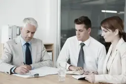 Jakie dokumenty są niezbędne do działu spadku u notariusza?