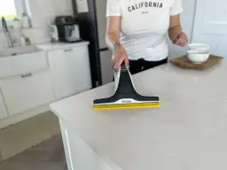 Jak działa myjka do okien i dlaczego warto ją mieć w domu?