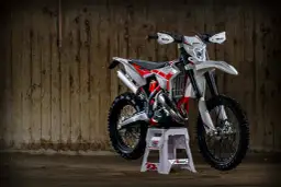 Jakie pierwsze enduro wybrać, aby uniknąć błędów początkującego?