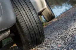 Jak indeks nośności opony wybrać, aby uniknąć niebezpieczeństwa na drodze