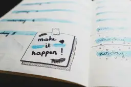 Plan dnia z motywującym hasłem "make it happen!" wspiera przygotowanie do egzaminu ósmoklasisty z angielskiego.