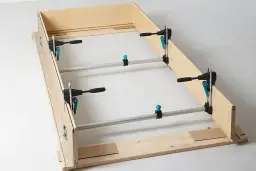 Samodzielny montaż ościeżnicy: Poradnik krok po kroku