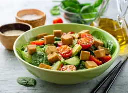 Jak przygotować tofu do sałatki: proste sposoby na pyszne danie