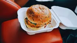 Gdzie wyrzucić styropian po meblach? Żółty pojemnik czy PSZOK?