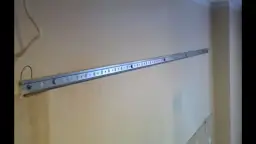 Jak zamocować szafkę wiszącą bez błędów - proste kroki i porady