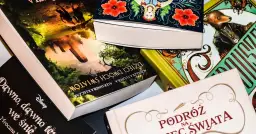 Najczęściej czytane książki przez młodzież – co teraz fascynuje nastolatków?