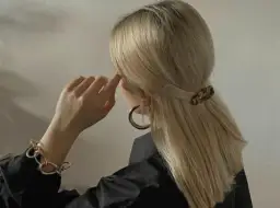 Schulterlanges Haar stylen: Einfache Looks, Profi-Tipps & Tools