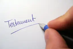 Jak napisać testament odręcznie? Kluczowe zasady, które musisz znać