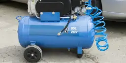 Najlepszy kompresor do malowania samochodu – uniknij błędów i oszczędzaj