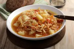 Kapuśniak czy kwaśnica? Rozwiej wątpliwości i wybierz zupę!